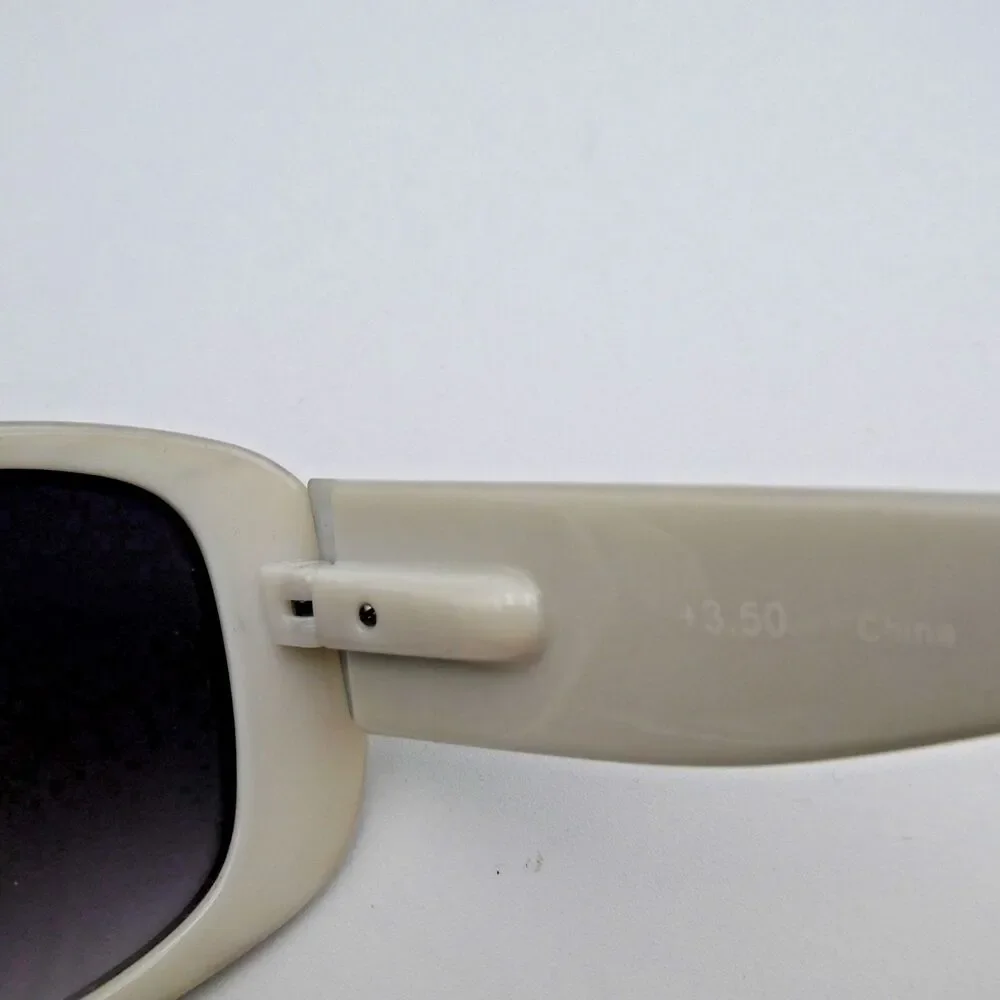 JM New York Reading Sun Glasses +3.50 Bifocal Black / White Hard & Soft Case